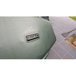 Kayak gonflable à pédales conçu pour la pêche en rivières et lacs.
Version à pédalier à hélice.
